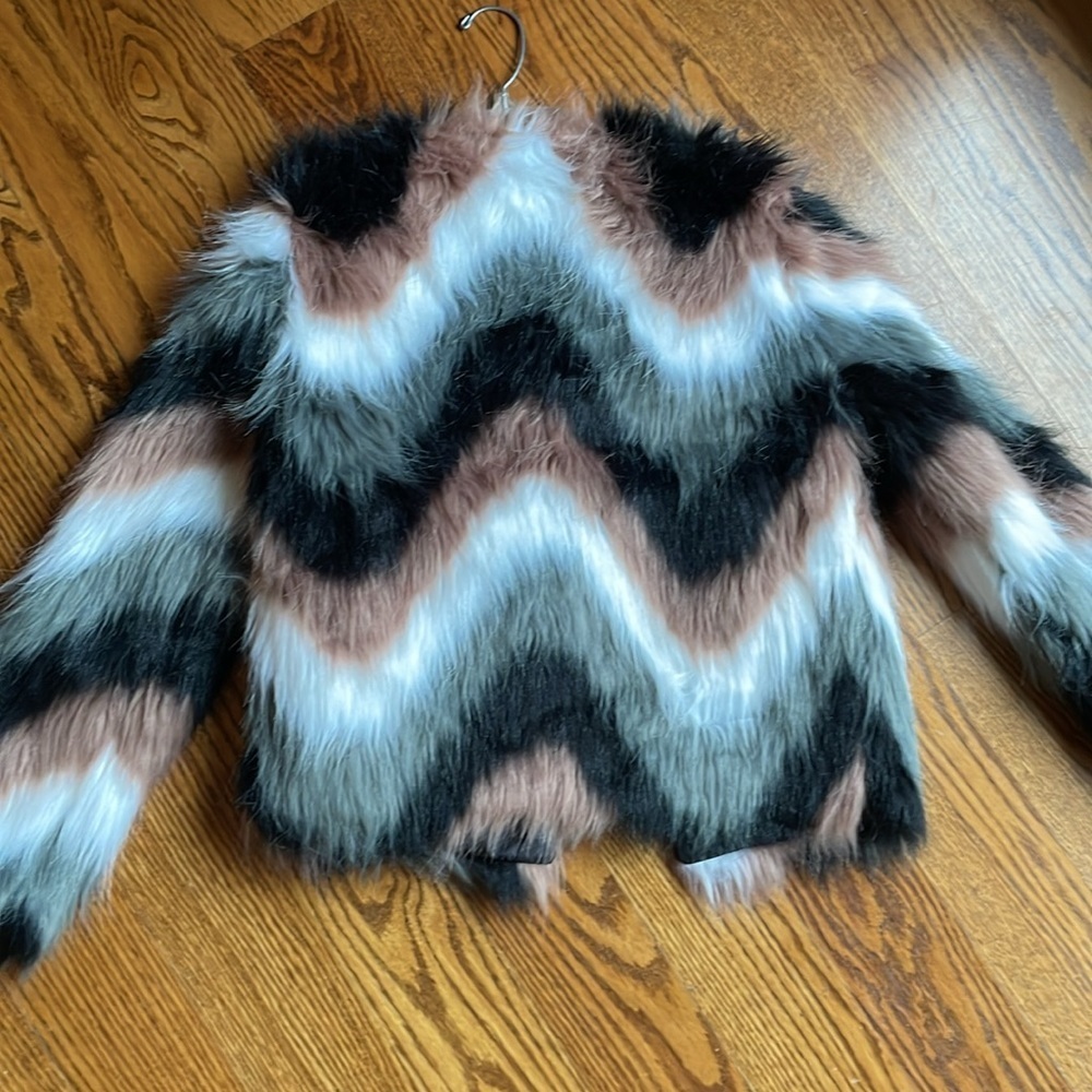 Brave soul London zig zag white tan gray black multicolor faux fur jacket - Picture 4 of 5